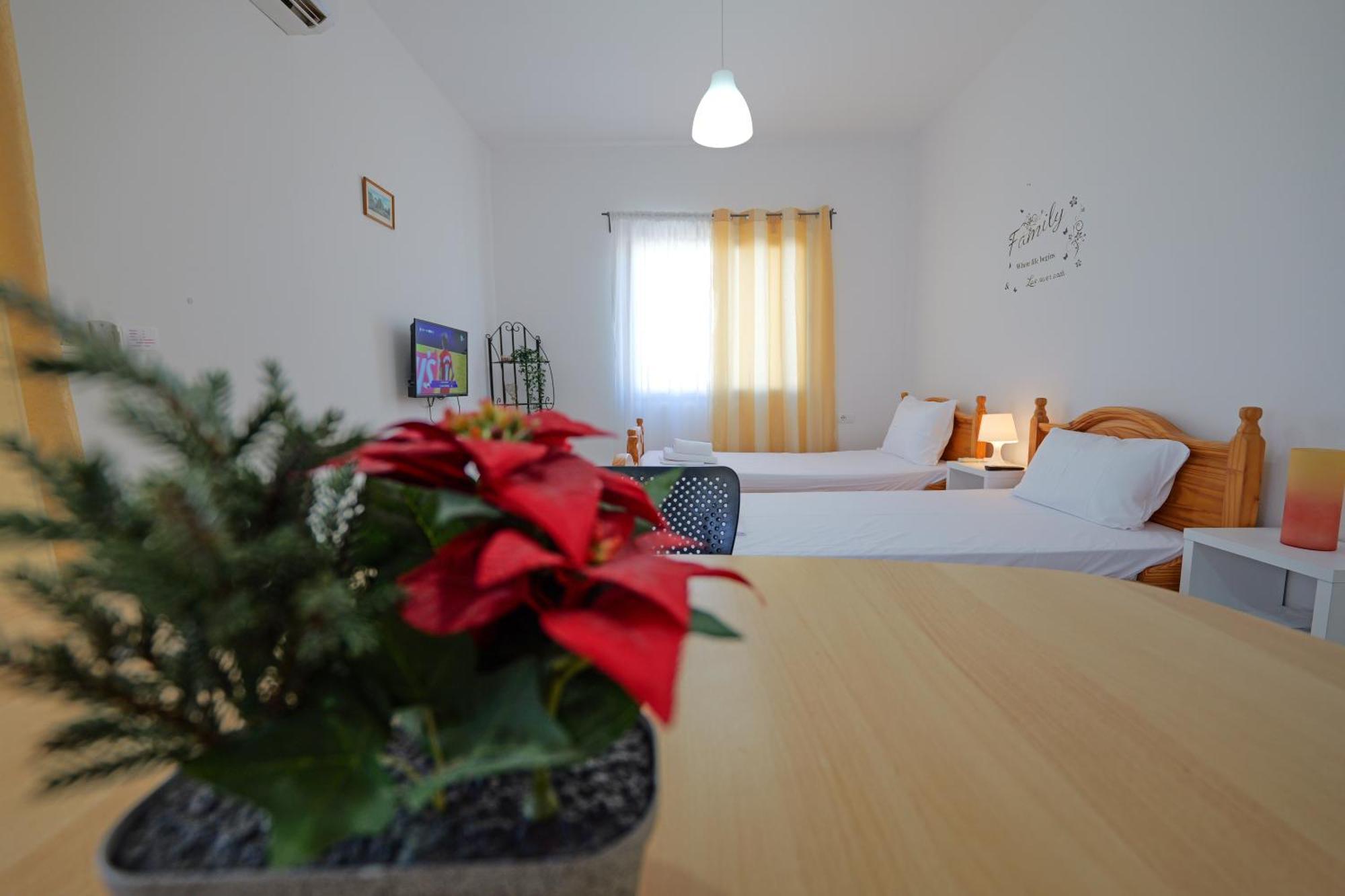 Central Garden Residence Sofia - Free Parking Ksamil Kültér fotó