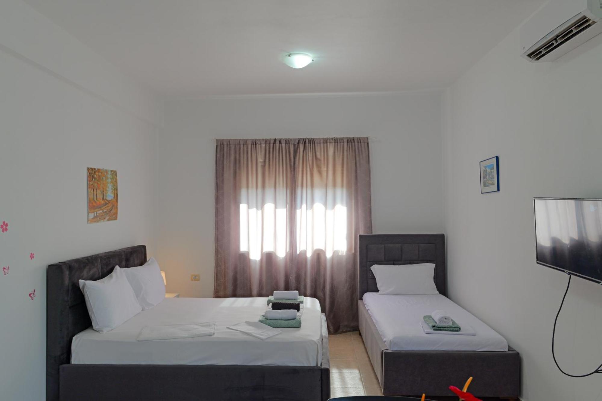Central Garden Residence Sofia - Free Parking Ksamil Kültér fotó
