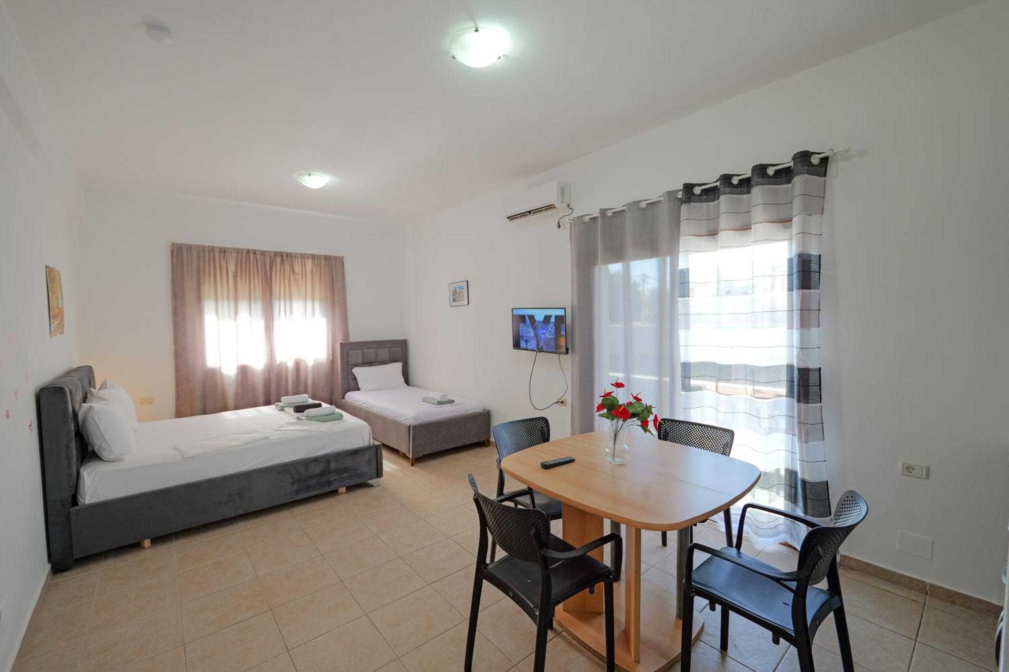 Central Garden Residence Sofia - Free Parking Ksamil Kültér fotó