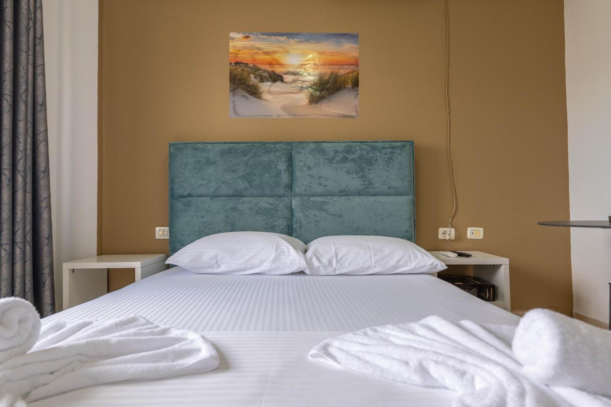 Central Garden Residence Sofia - Free Parking Ksamil Kültér fotó